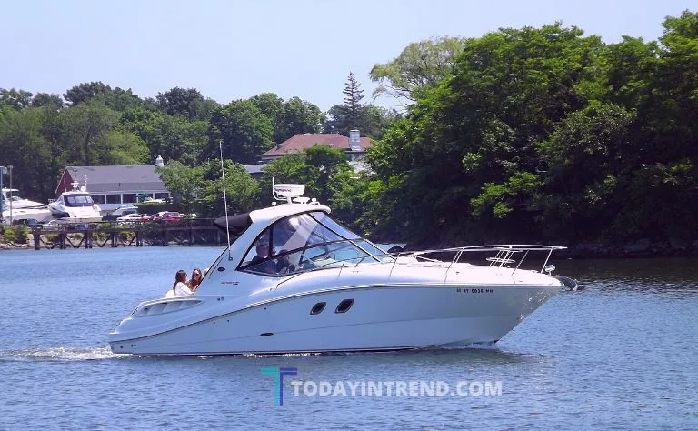 Under Federal Law, Which Type Of Boat Must Have A Capacity Plate?